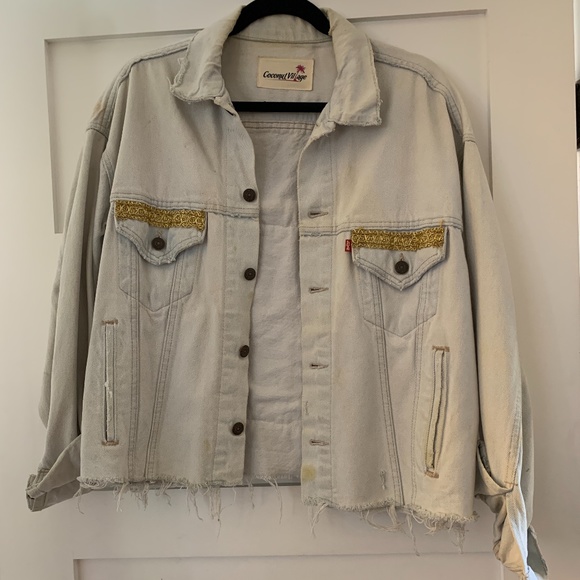 Levi's light denim embroidered jacket - Picture 3 of 4